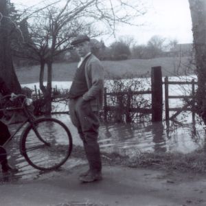 Acaster Lane flood (1)